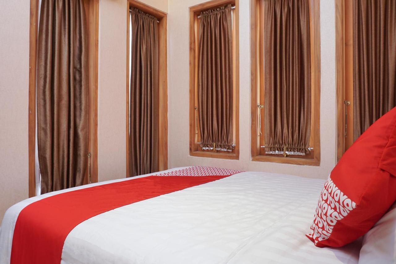 Super Oyo 444 Rafitha Homestay Baturetno Exterior photo
