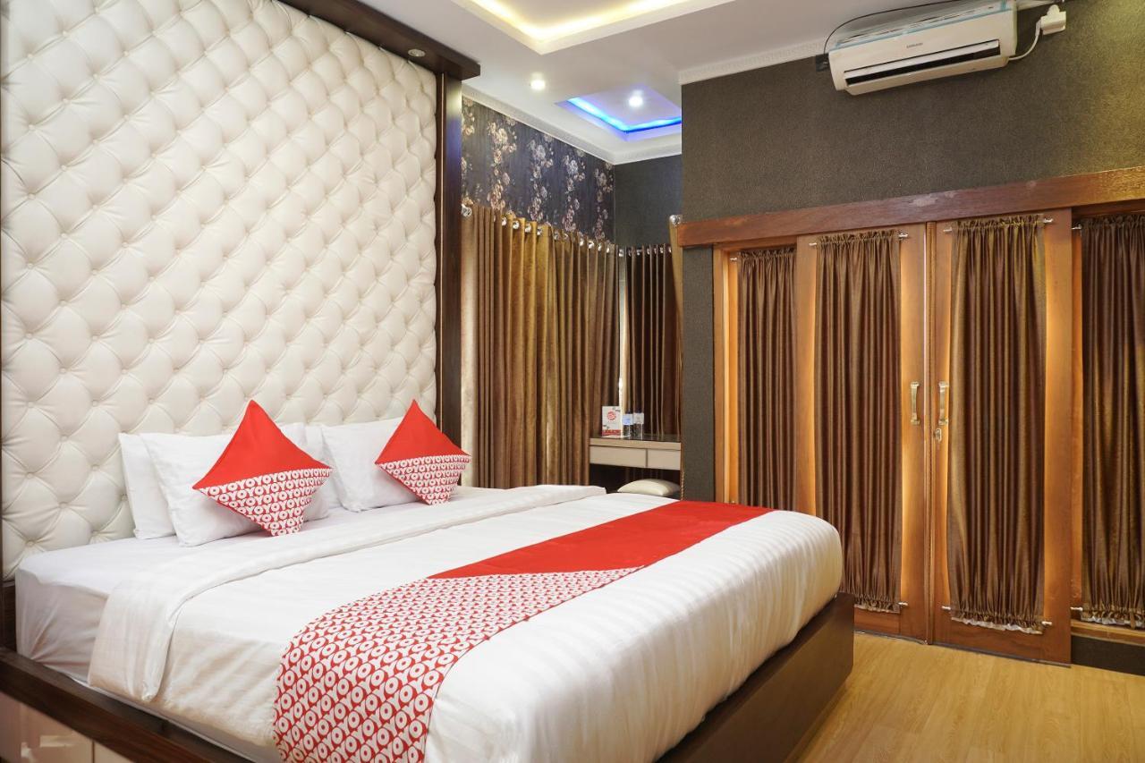 Super Oyo 444 Rafitha Homestay Baturetno Exterior photo