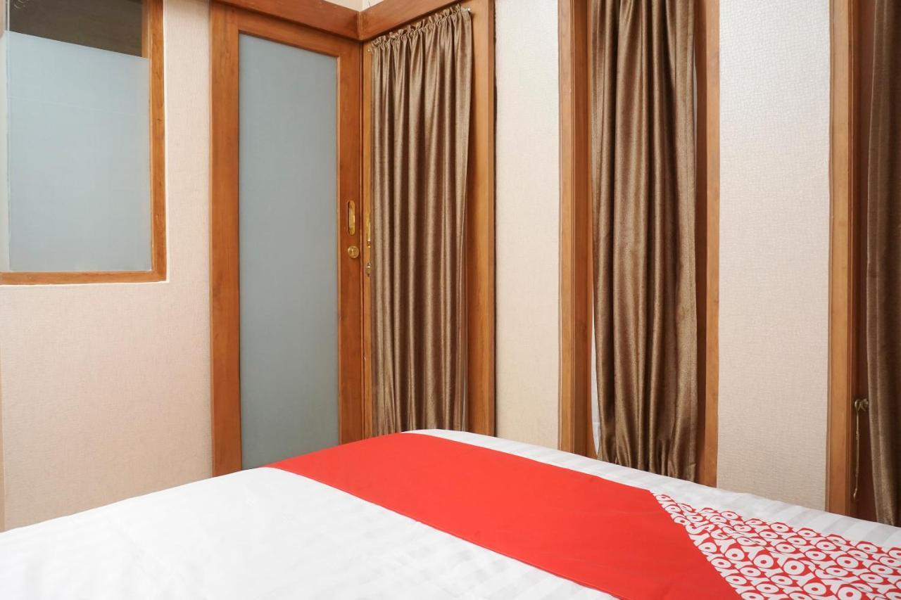 Super Oyo 444 Rafitha Homestay Baturetno Exterior photo
